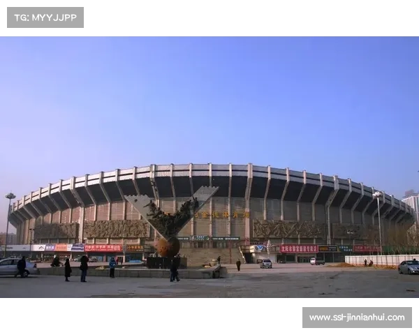 纪念碑球场:秘鲁足球的标志性场馆