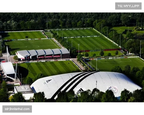 青训聚焦:多家欧洲顶级俱乐部学院将“识别与利用肋部空间”纳入核心课程 青训聚焦:多家欧洲顶级俱乐部学院将“识别与利用肋部空间”纳入核心课程