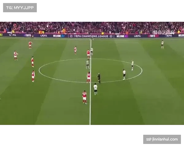 阿森纳对阵葡萄牙体育：无球状态下4-4-2阵型保持整体紧凑